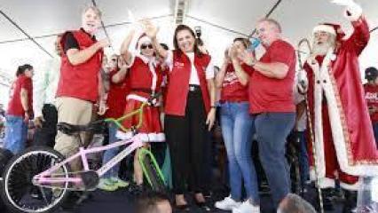 Gracinha Caiado celebra entrega de 21 mil brinquedos em Aparecida de Goiânia